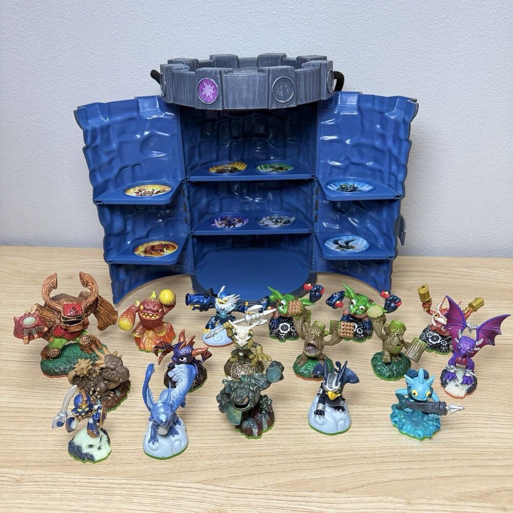 Lot Of 17 Skylanders Figures Activision Figurines & Storage Carrying Castle Toys